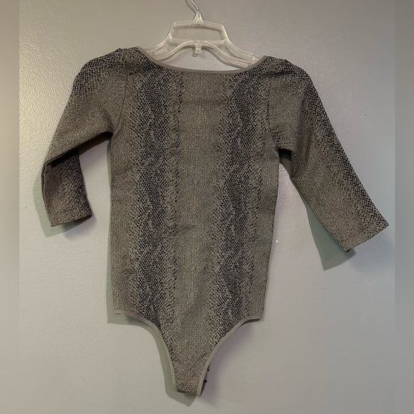 Poof! | Bodysuit | Size S-M | 3/4 sleeve | Animal Print | Black & Gray | NWT!! - Picture 4 of 5